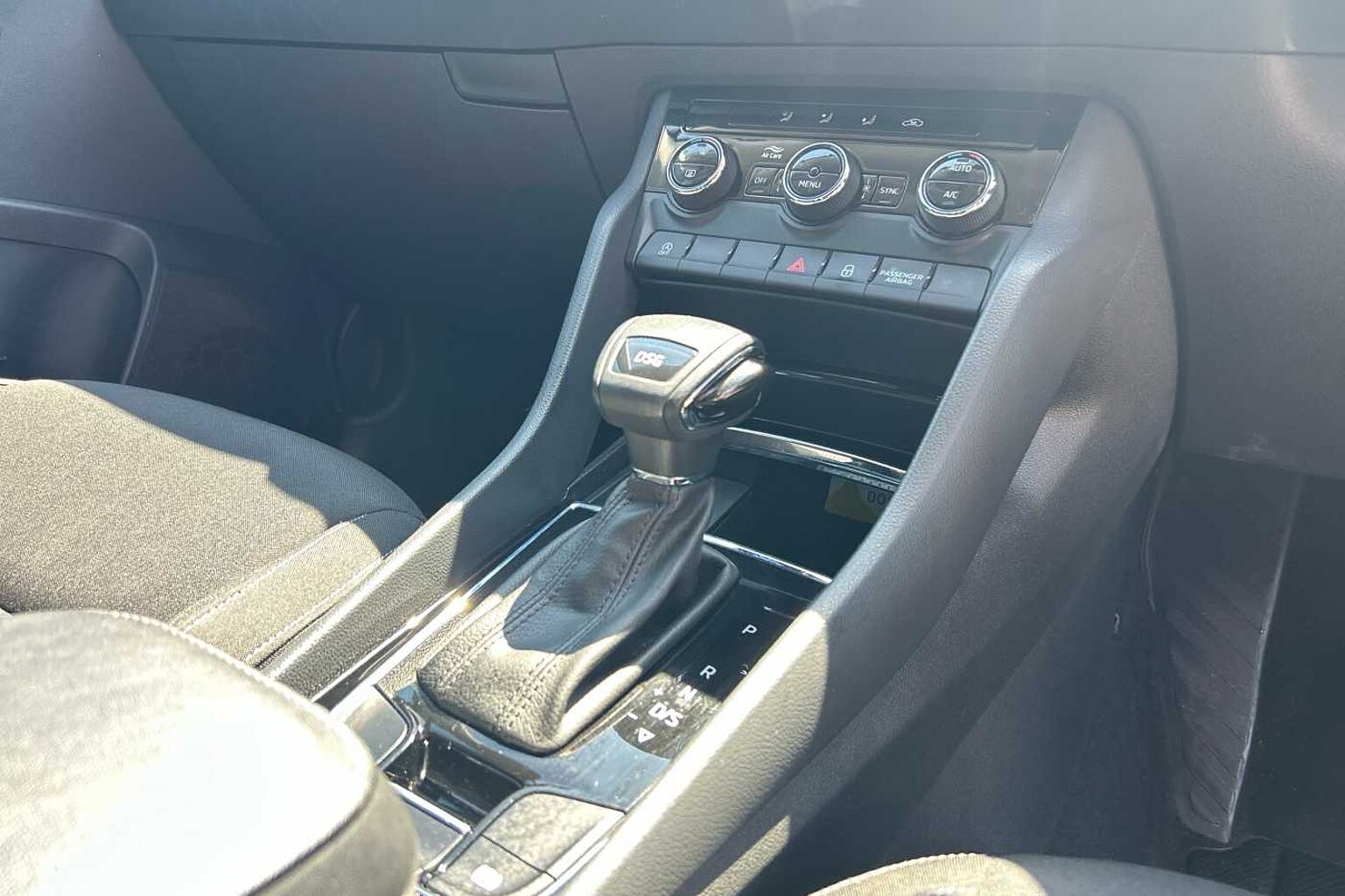 SKODA KAROQ 1.5 TSI SE 5dr DSG
