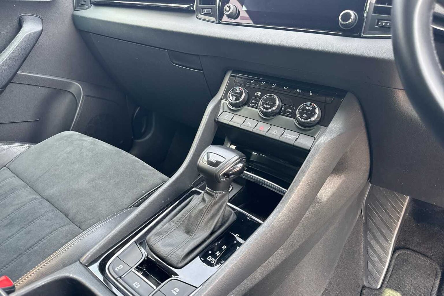 SKODA KAROQ 1.5 TSI SE L 5dr DSG