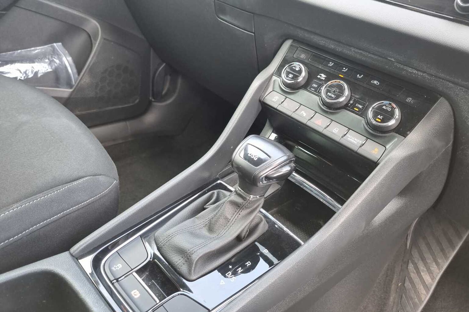 SKODA KAROQ 1.5 TSI SE Technology 5dr DSG