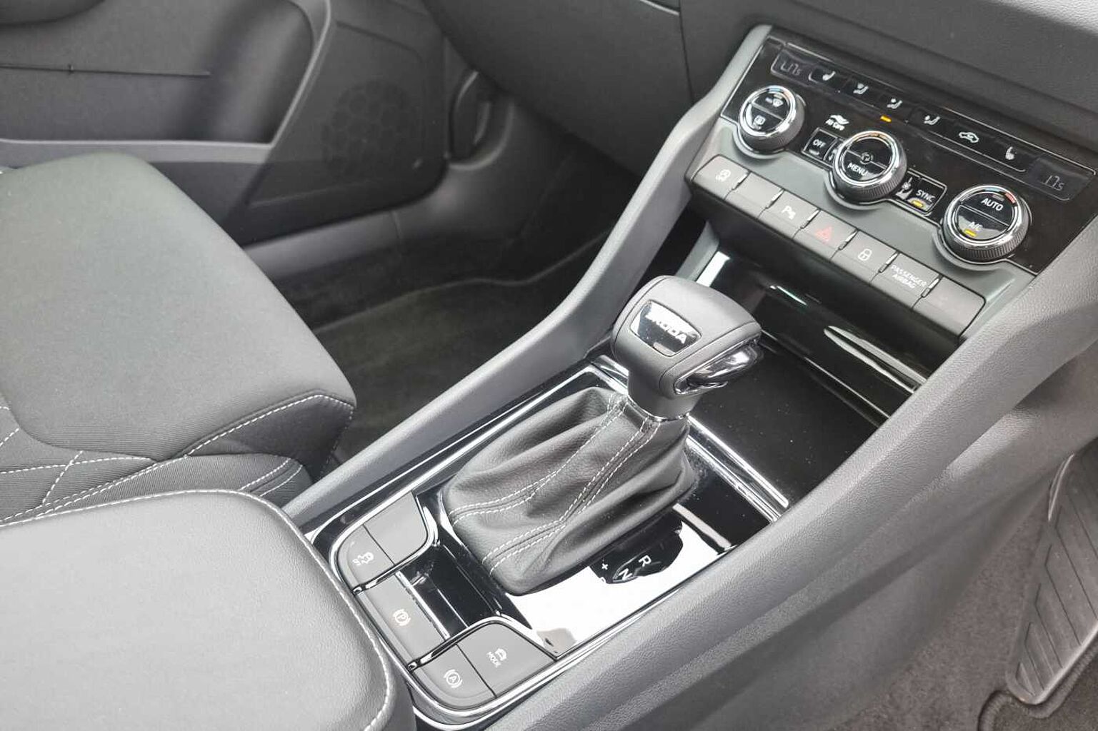 SKODA KAROQ 1.5 TSI Sportline 5dr DSG