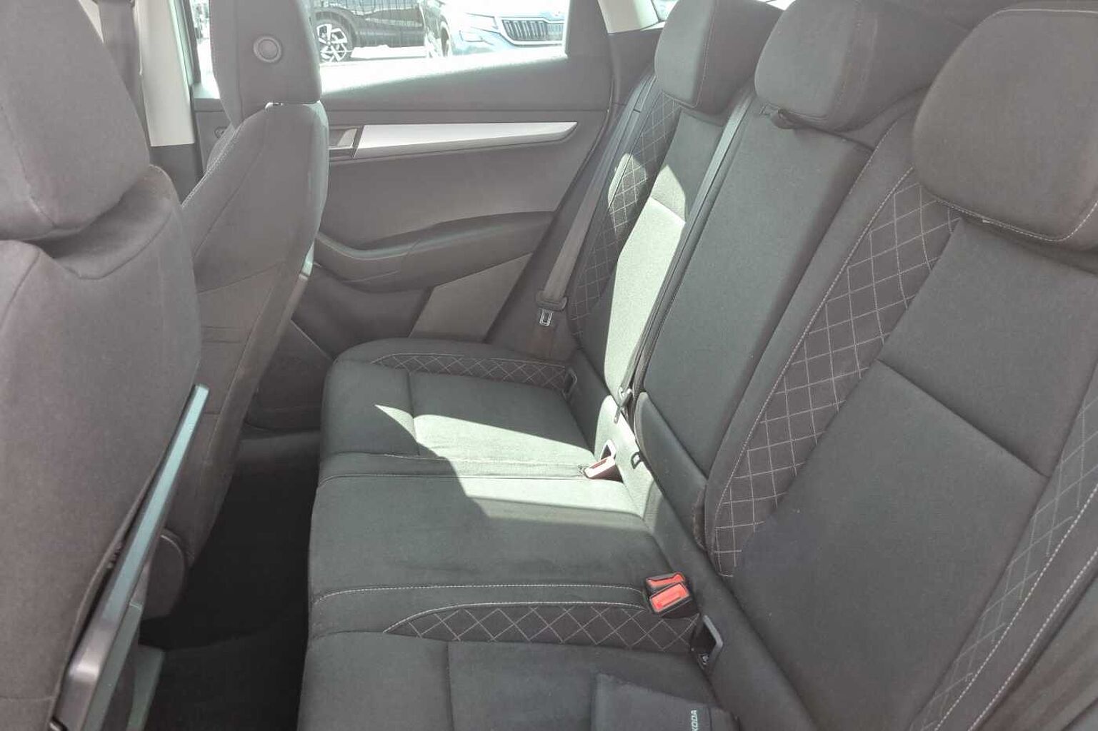 SKODA KAROQ 1.5 TSI SE 5dr DSG