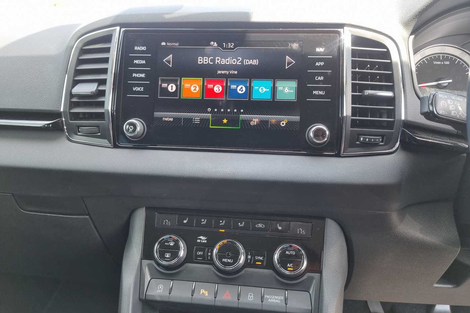 SKODA KAROQ 1.0 TSI 110 SE L 5dr