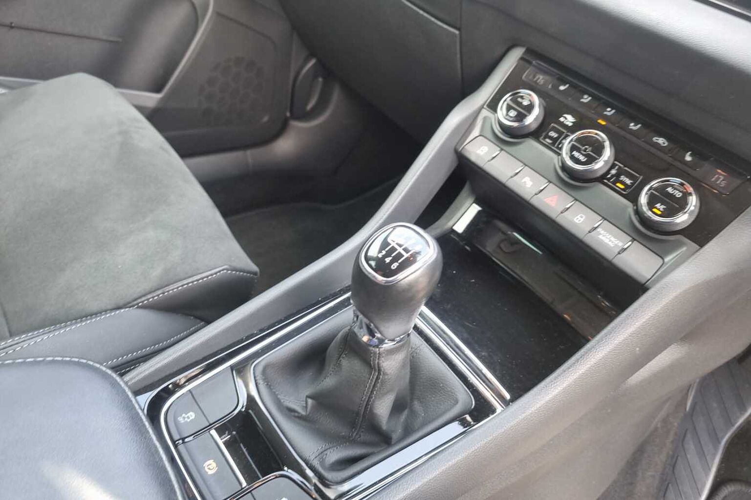 SKODA KAROQ 1.0 TSI 110 SE L 5dr