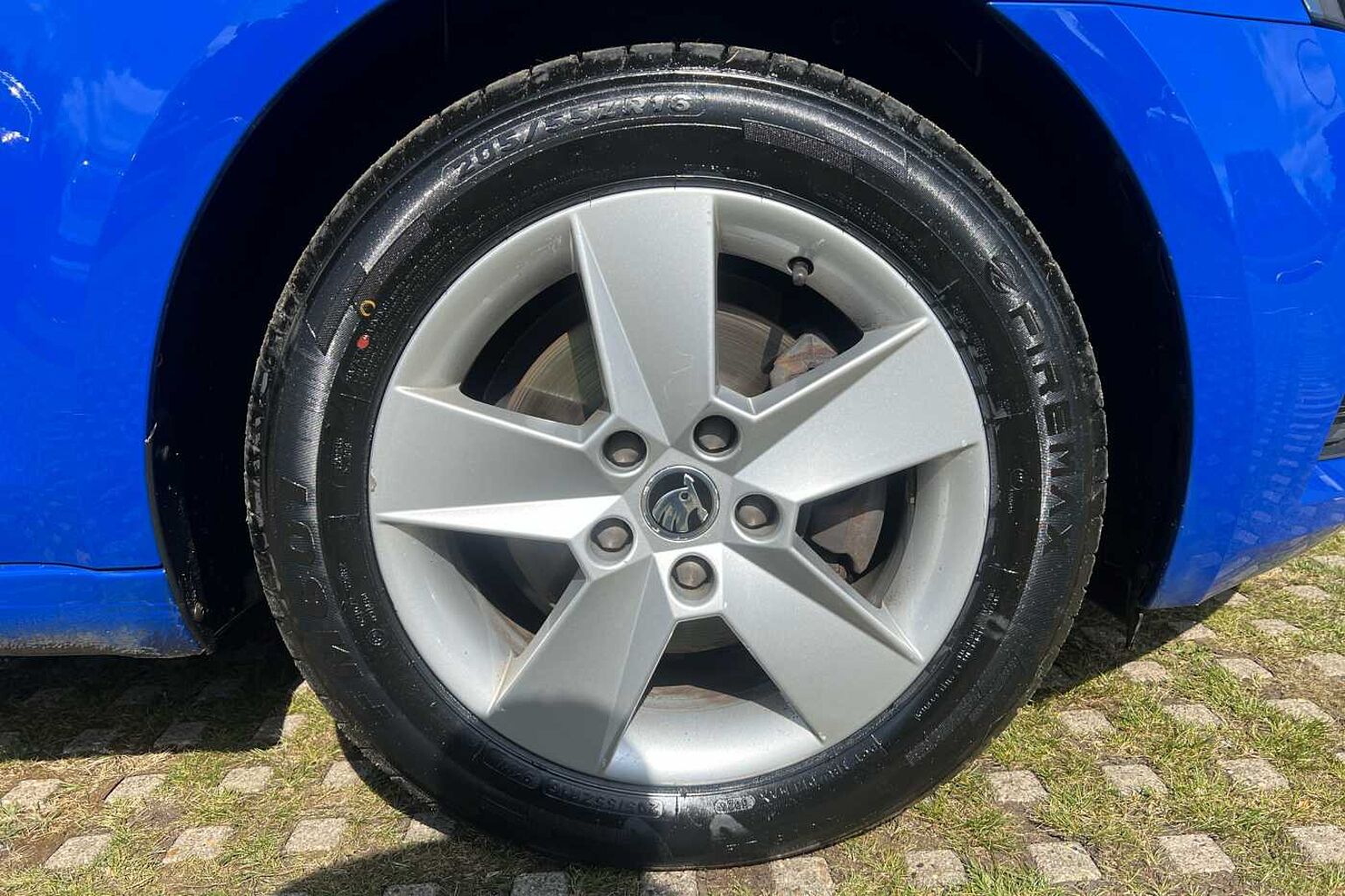 SKODA OCTAVIA 1.5 TSI SE 5dr